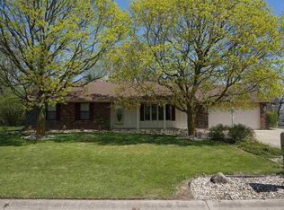 56250 Hollingshead Dr, Mishawaka, IN 46545