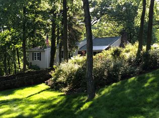 7 Hilton Rd, Atlantic Highlands, NJ 07716