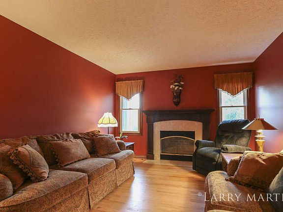 4th image of 3034 Sandy Dr SW