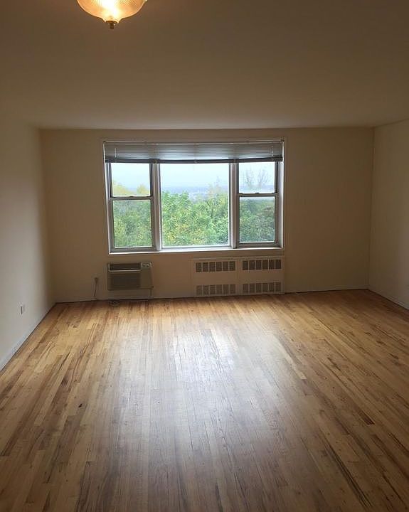 1st image of 24520 Grand Central Pkwy APT 2K
