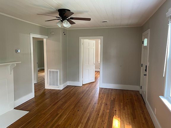 3rd image of 2337 Morton Ln