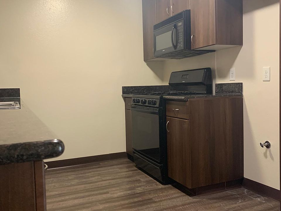 1st image of 180 N Vermont Ave #2-K