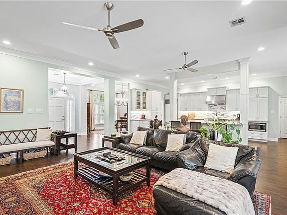 4th image of 939 Rue Chantilly