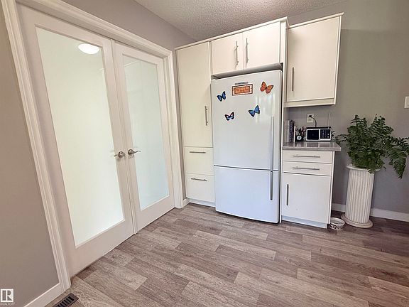 5th image of 2403 81st St NW