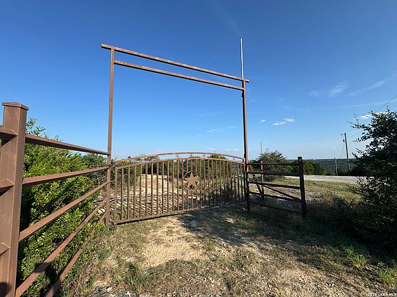 4th image of 1423 County Road 2744 LOT 409