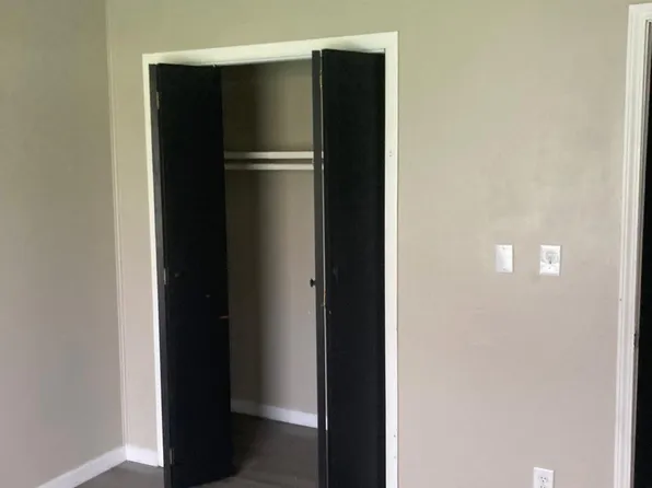70 Fairview Dr #5, Bicknell, IN 47512