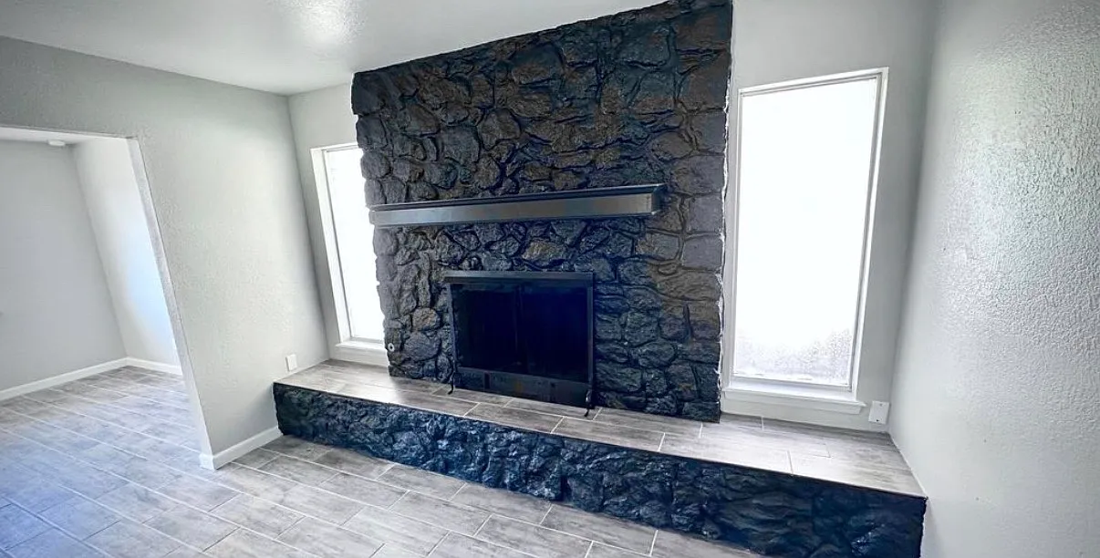 3 bed, 1600 sqft, $1,700 — Photo 3
