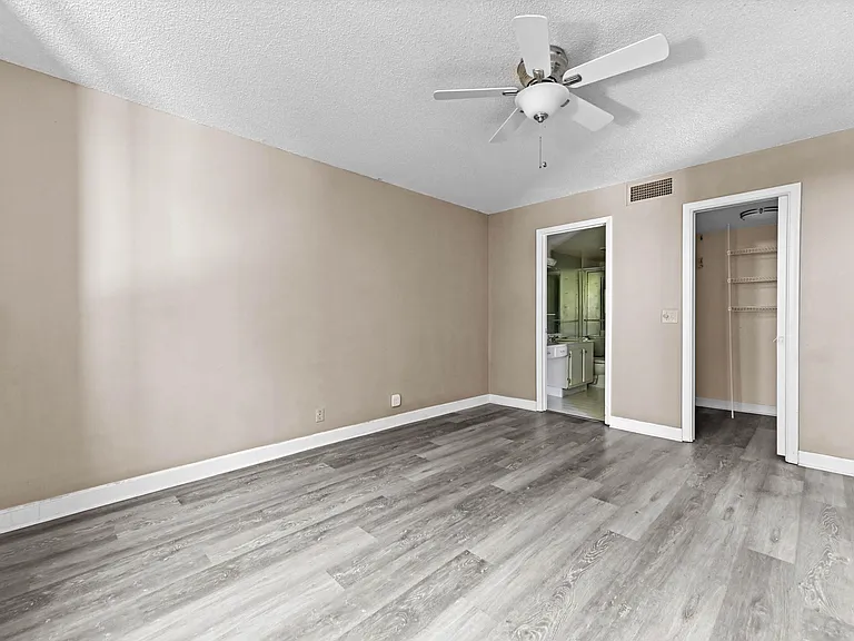 4080 Tivoli Ct #202 — Photo 15