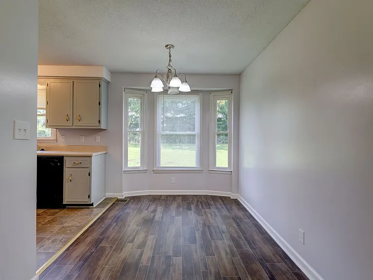 204 Bob White Dr — Photo 12