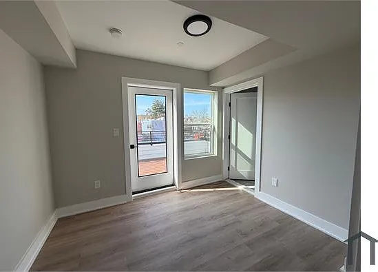 5 bed, 1423 sqft, $5,900 — Photo 3