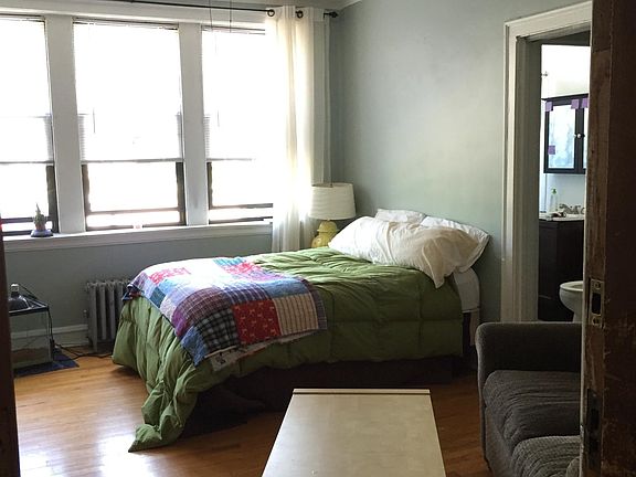 4th image of 4505 N Lincoln Ave APT 1G