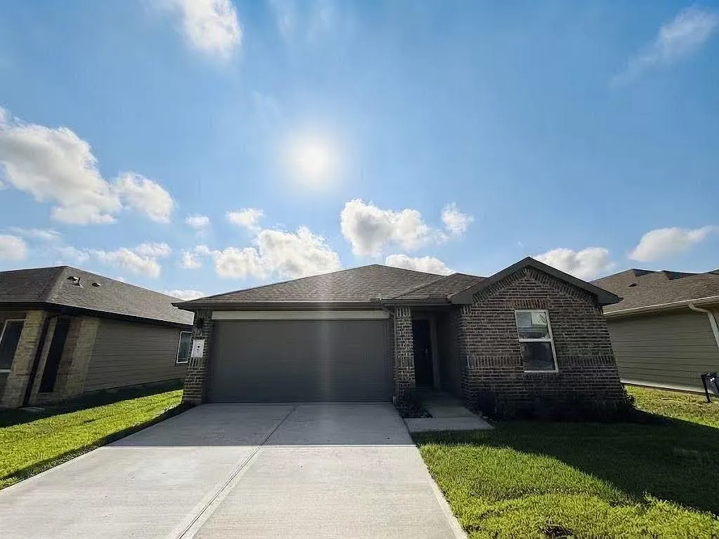 4 bed, 2.0 bath, 1778 sqft, $2,150 — Photo 1