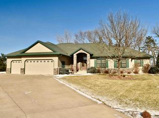 133 Waterford Cir, Winona, MN 55987
