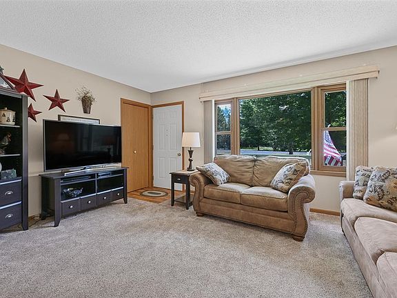 4th image of 323 Kings Gate Ct