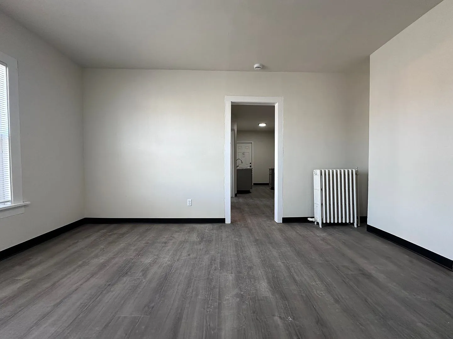 Monroe Flats — Photo 4