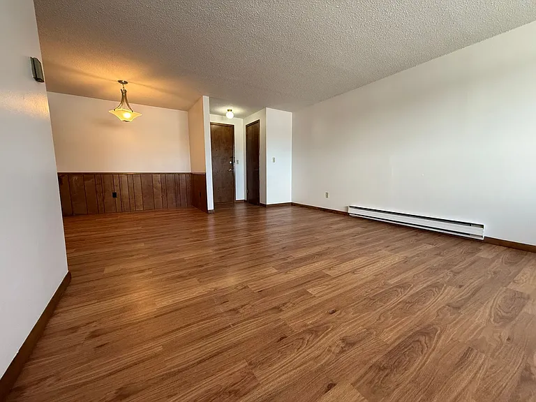 1116 2nd Street SE - Uptown Apartments — Photo 3