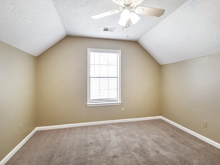 6498 Heatherwood Dr — Photo 14