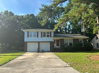 104 Three Iron Dr, Summerville, SC 29483