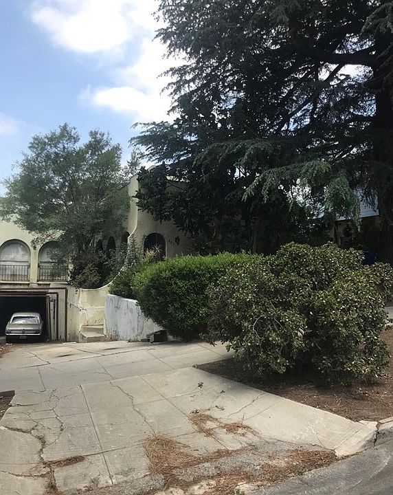 1st image of 853 Micheltorena St