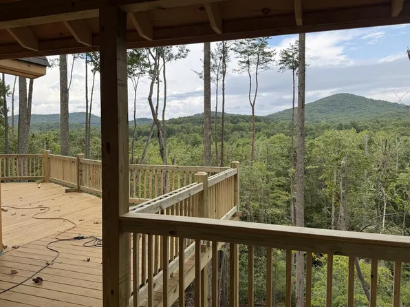2 Oak Cliff Ln, Morganton, GA 30560