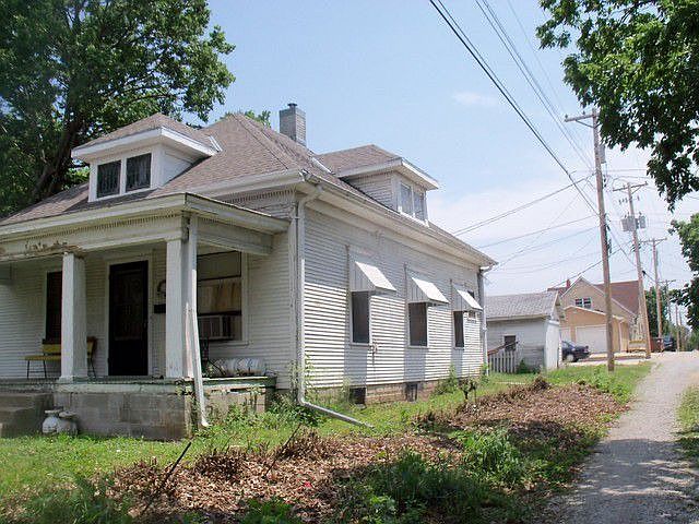 318 N 9th St Beatrice NE 68310 Zillow