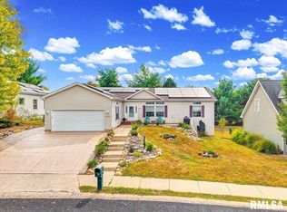 124 S Columbus St, North Pekin, IL 61554