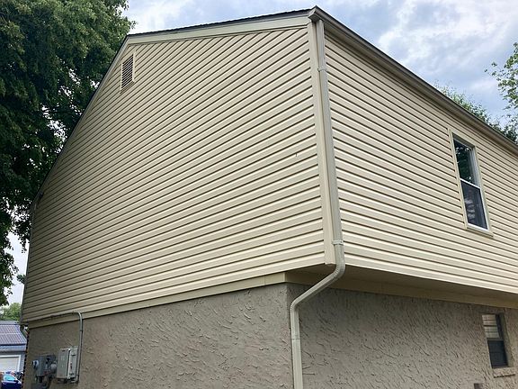 5th image of 142 Heidi Ln