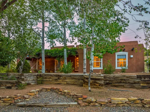2 Lamy Station Trl, Lamy, NM 87540