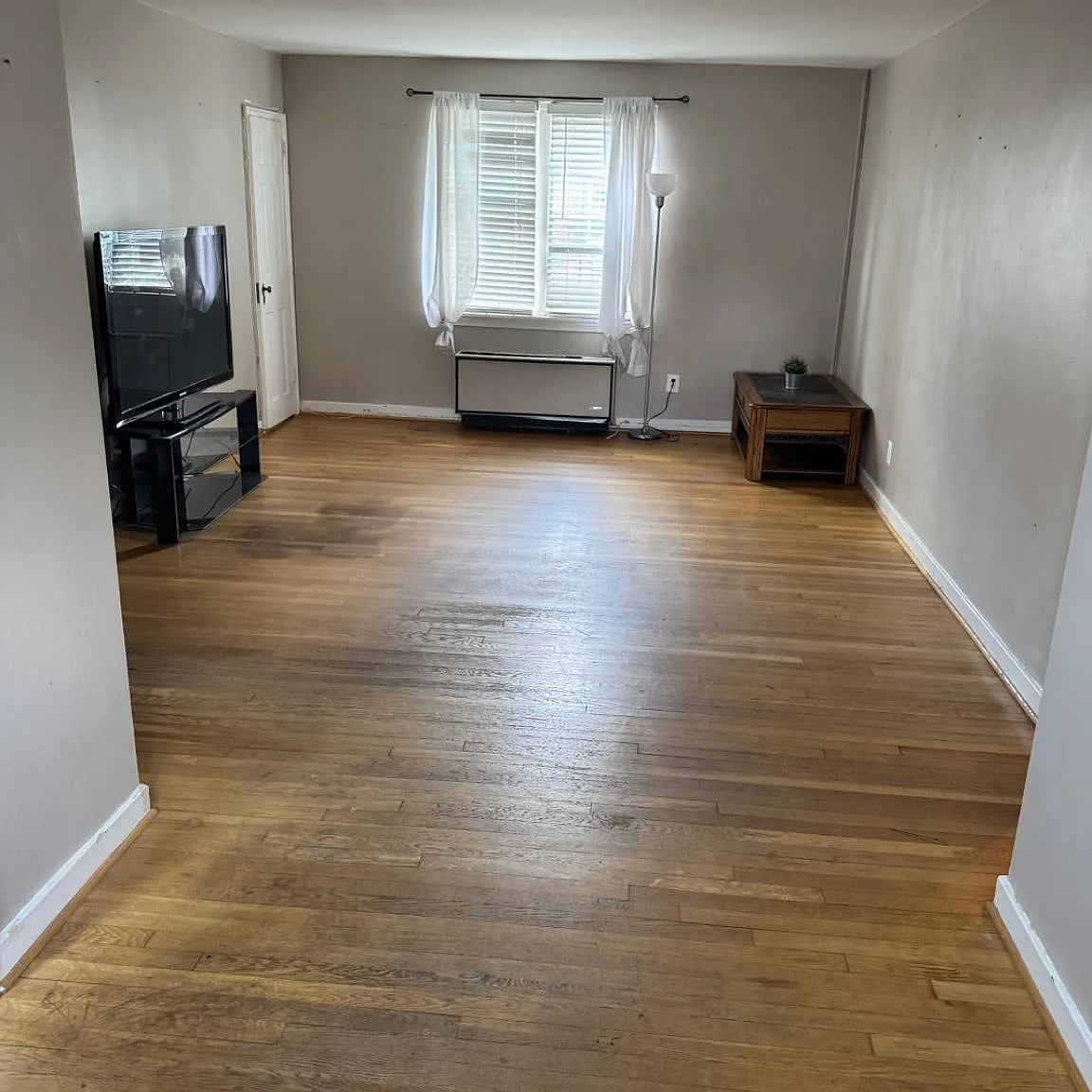 2 bed, 1.0 bath, 850 sqft, $2,200 — Photo 3