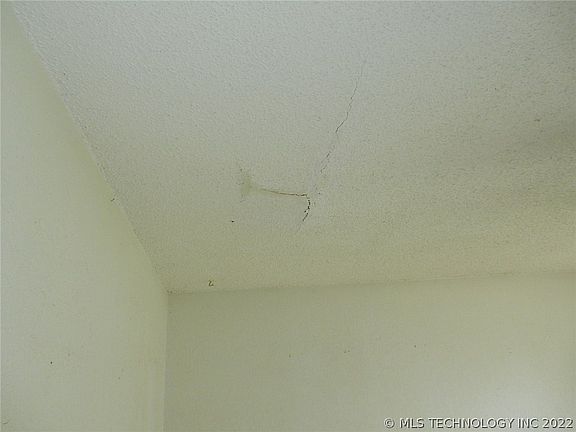 4th image of 14247 S Hickory Pl
