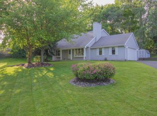 1215 Westbrook Pkwy, Waukesha, WI 53186