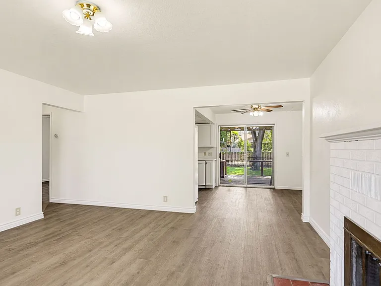 1007 Murray Ave — Photo 9