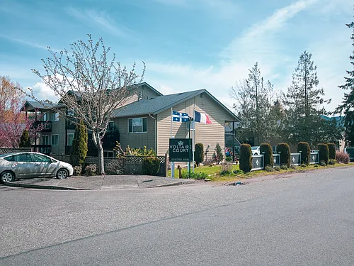 Voltaire Court Apartments Photo 1