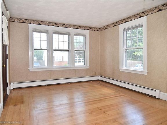 4th image of 19 Austin Ave
