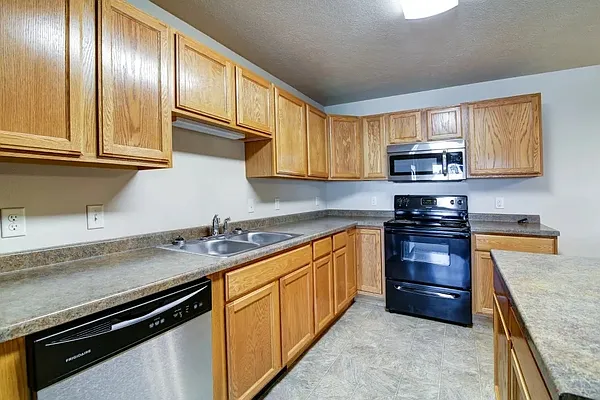 Meadow Ridge Apartments — Photo 13