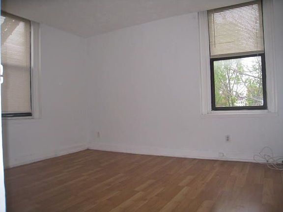 3rd image of 2463 27th St APT 31