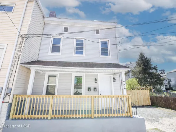 706 Lavelle Ct, Scranton, PA 18505