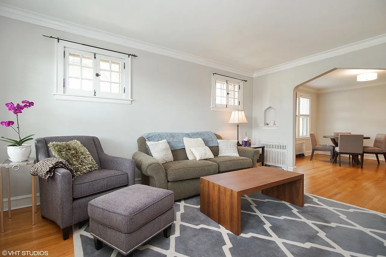 1518 W Touhy Ave — Photo 4