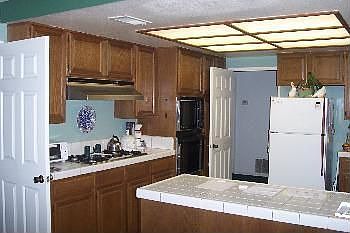 5th image of 915 Vista Grande St