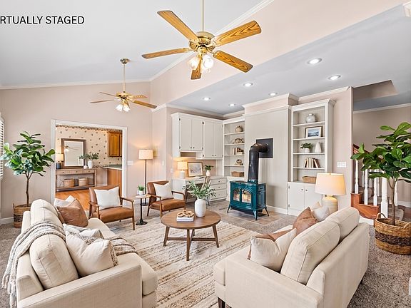 3rd image of 51 Mandarin Ct