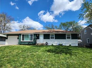 211 SW Rogers Dr, Lees Summit, MO 64081