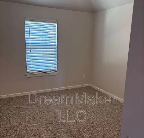 1902 Hollow Crest Ct — Photo 16