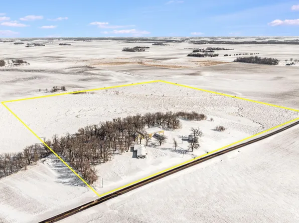 1734 40th St, Ceylon, MN 56121