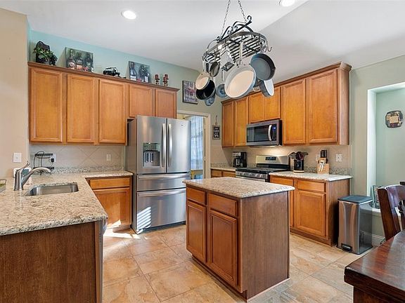 3rd image of 1263 Stanford Dr