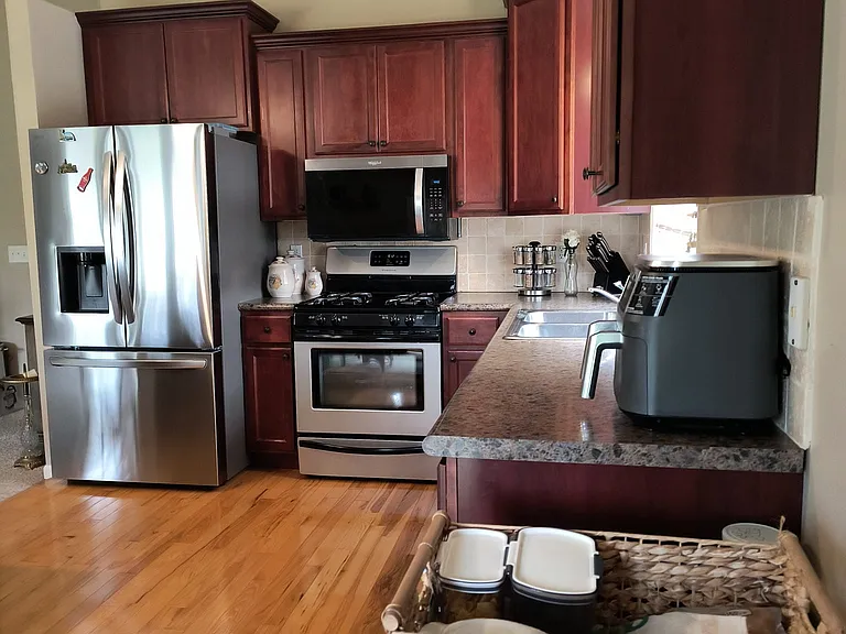 1004 Locust St — Photo 6