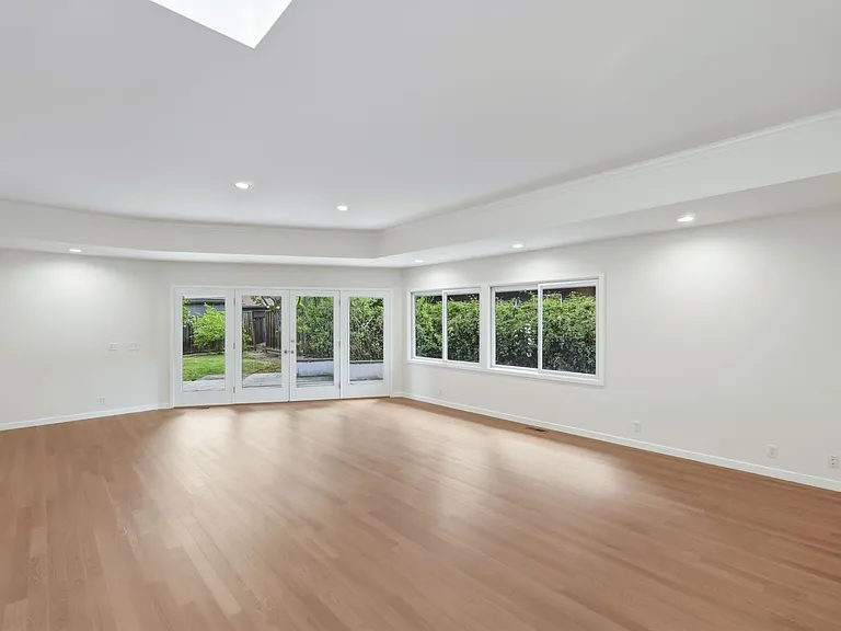 1537 Dana Ave — Photo 8