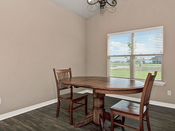 4th image of 15410 Penny Ln