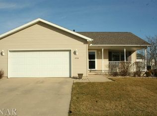 2718 Scarborough St, Bloomington, IL 61705