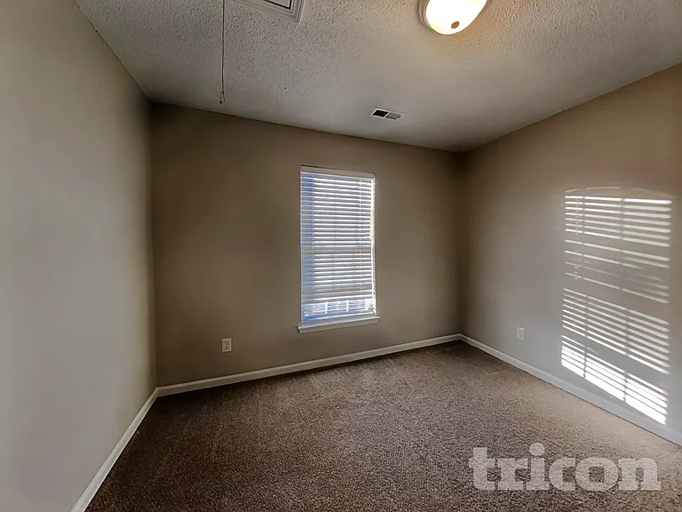 7043 Red Bud Cir — Photo 13