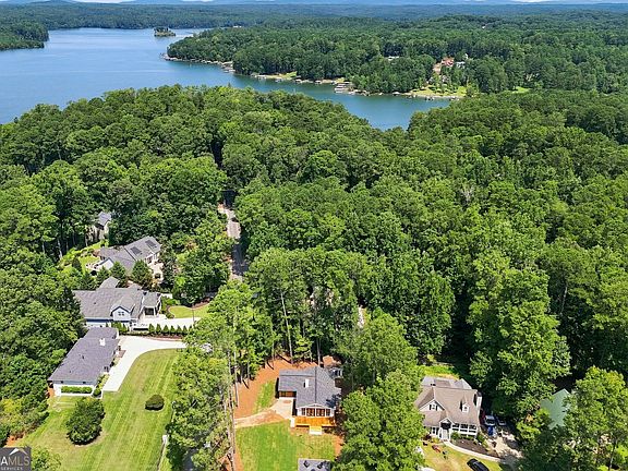 5th image of 400 Cottonwood Dr